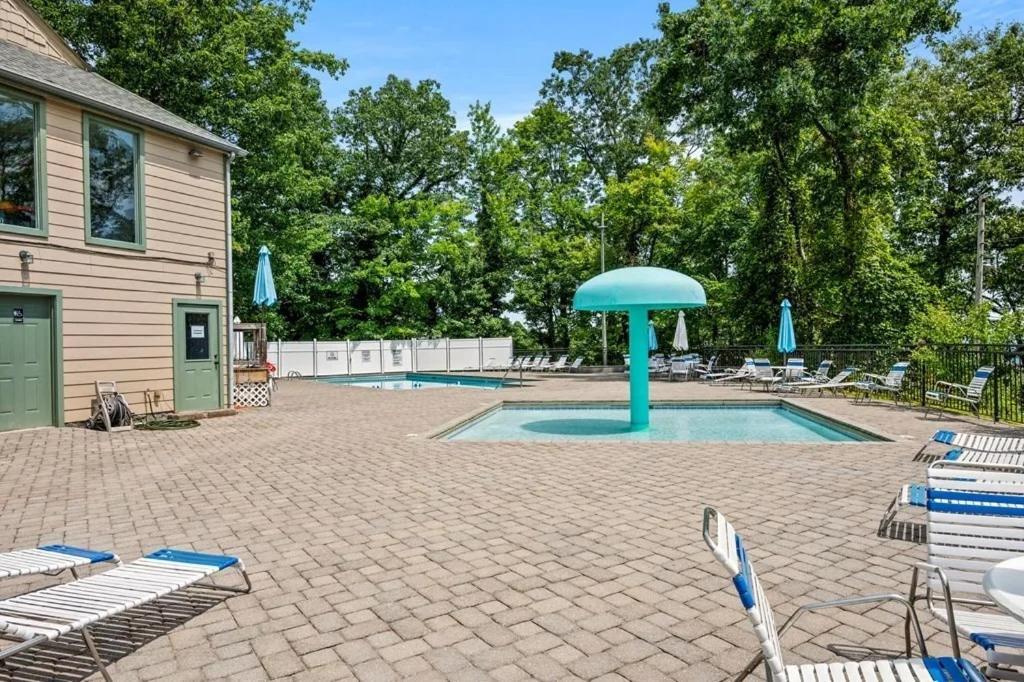 Views & Fireplace - Minutes To Gburg And Ober -