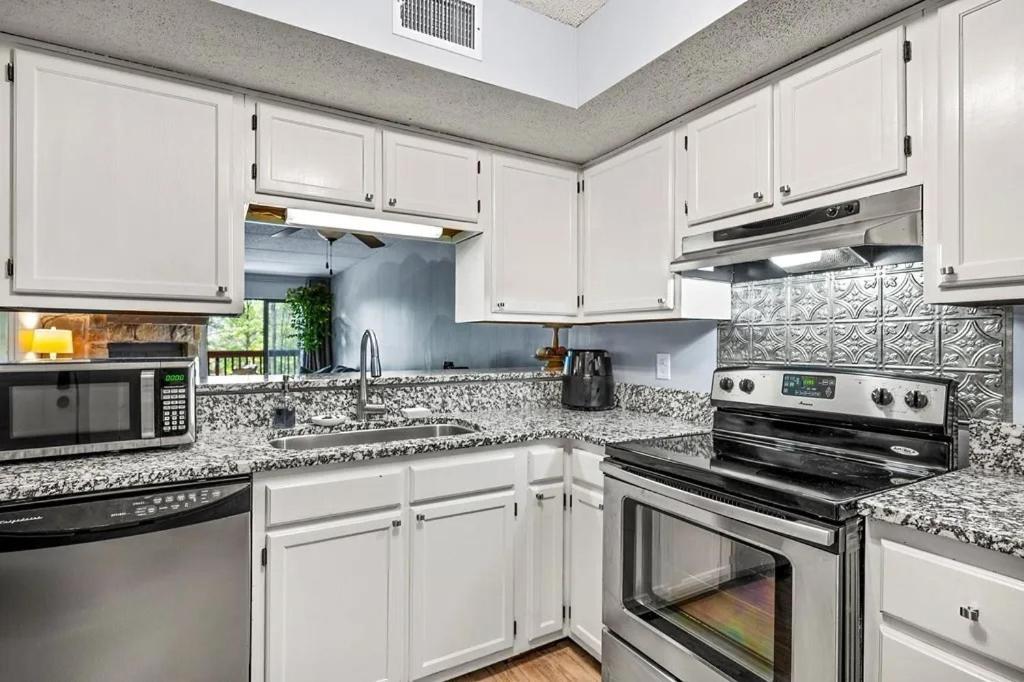 Apartment Views & Fireplace - Minutes To Gburg And Ober -